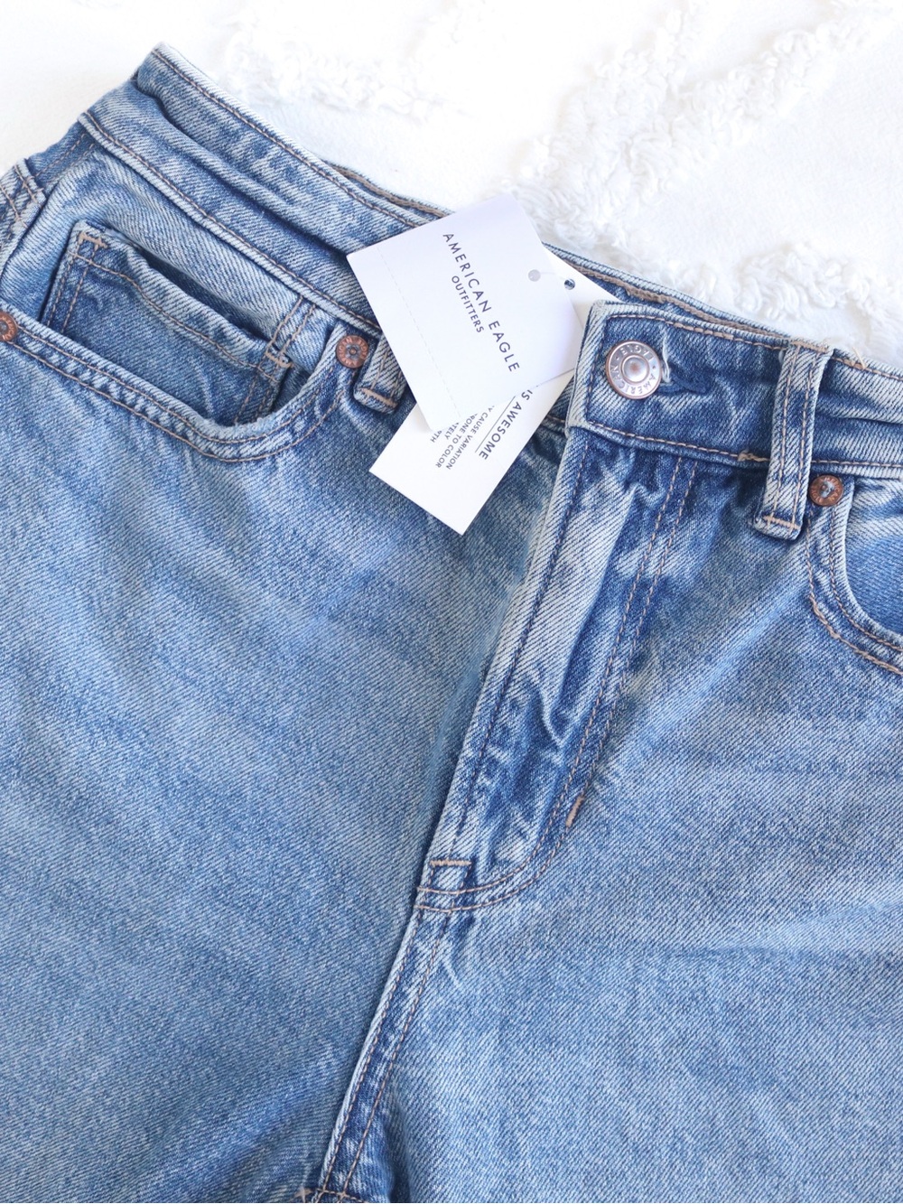 AE | NWT Mom Jeans Distressed Ripped High Rise Rigid Stretch Ankle Denim 4 Short - Picture 4 of 16